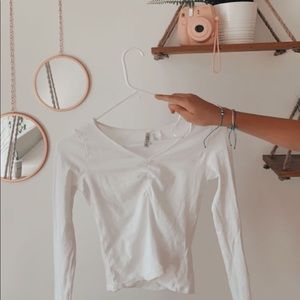 white longsleve scrunch top